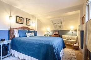 Oak Hill Bed & Breakfast