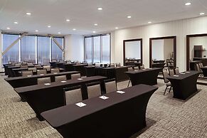 H Hotel Los Angeles, Curio Collection by Hilton
