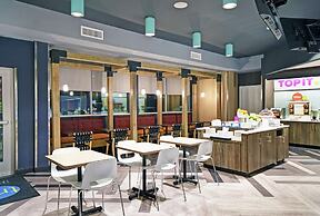 Tru by Hilton Portland Airport Area