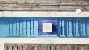 Hotel Grand Fifty Suites