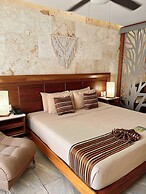 Hotel Grand Fifty Suites