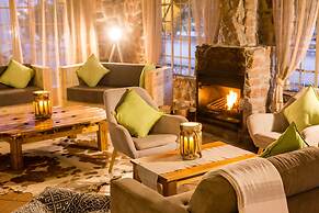 Elegant Desert Lodge