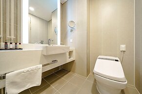 Golden Tulip Incheon Airport Hotel & Suites