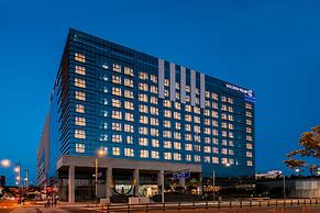 Golden Tulip Incheon Airport Hotel & Suites