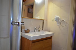 Ada Palas Otel