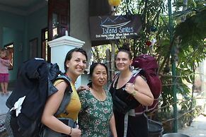 Island Smiles Homestay