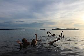 Island Smiles Homestay