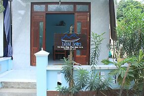 Island Smiles Homestay