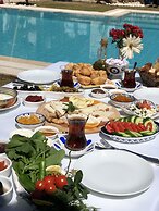 Cayirli Alacati Butik Otel