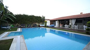 Cayirli Alacati Butik Otel