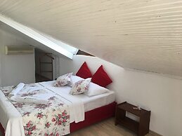 Cayirli Alacati Butik Otel