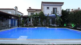 Cayirli Alacati Butik Otel