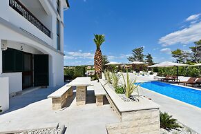 Mediterraneo Garden Apartments