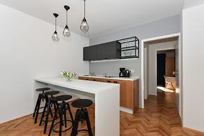 Mediterraneo Garden Apartments