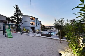 Mediterraneo Garden Apartments