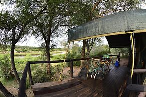 Mtomeni Safari Camp