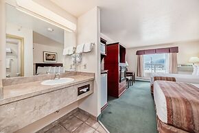 Grande Cache Inn and Suites