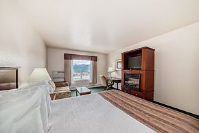 Grande Cache Inn and Suites