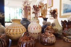 Pottery Flower B&B