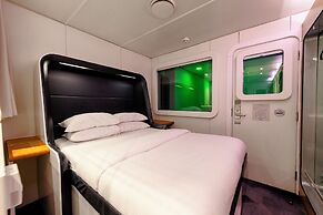 YotelAIR  London Gatwick