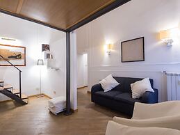 Ara Pacis Luxury Apartment