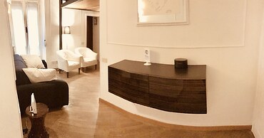 Ara Pacis Luxury Apartment