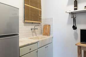 UPSTREET Zeus Temple View 2BD Apt Acropolis-Plaka