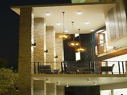 Anna-Nava Pakkret Hotel