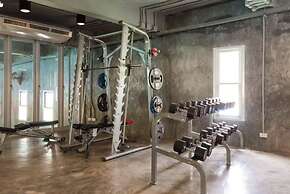 Condo Studio B at Replay E305