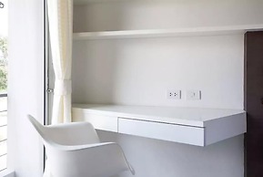 Condo Studio B at Replay E305