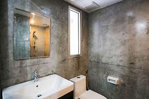 Condo Studio B at Replay E305