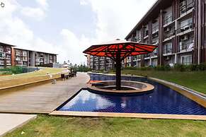 Condo Studio B at Replay E305