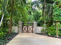 Savasi Island Resort