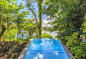 Savasi Island Resort