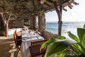 Savasi Island Resort