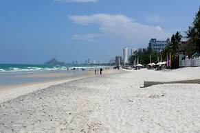 Baan San Ploen Condominium by Renvio