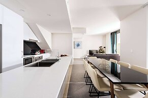 Ramada VetroBlu Scarborough Beach