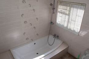 Grey Oak Holiday House