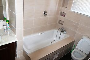 Grey Oak Holiday House