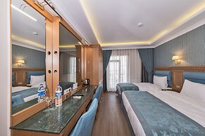 Magnaura House Hotel