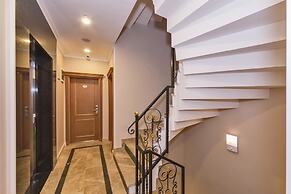 Magnaura House Hotel