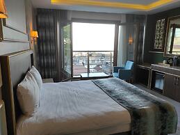 Magnaura House Hotel