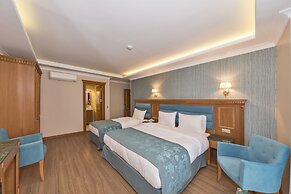 Magnaura House Hotel