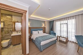 Magnaura House Hotel