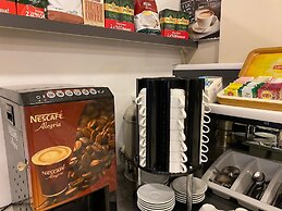 Magnaura House Hotel