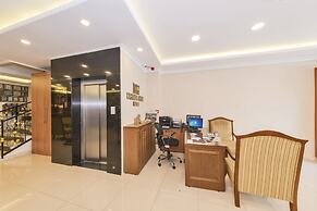 Magnaura House Hotel