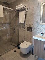 Magnaura House Hotel