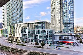CITYPLACE 1B LUX CONDO LAKESIDE SKYDOME MTCC