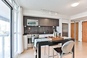 CITYPLACE 1B LUX CONDO LAKESIDE SKYDOME MTCC