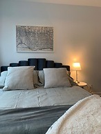 Lavish Suites - Luxury One Bedroom Condo